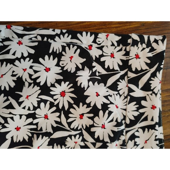 Boho Chic Flower Power Retro Chic Apple Seeds Size 12 Black/White Short Pants - Picture 2 of 4